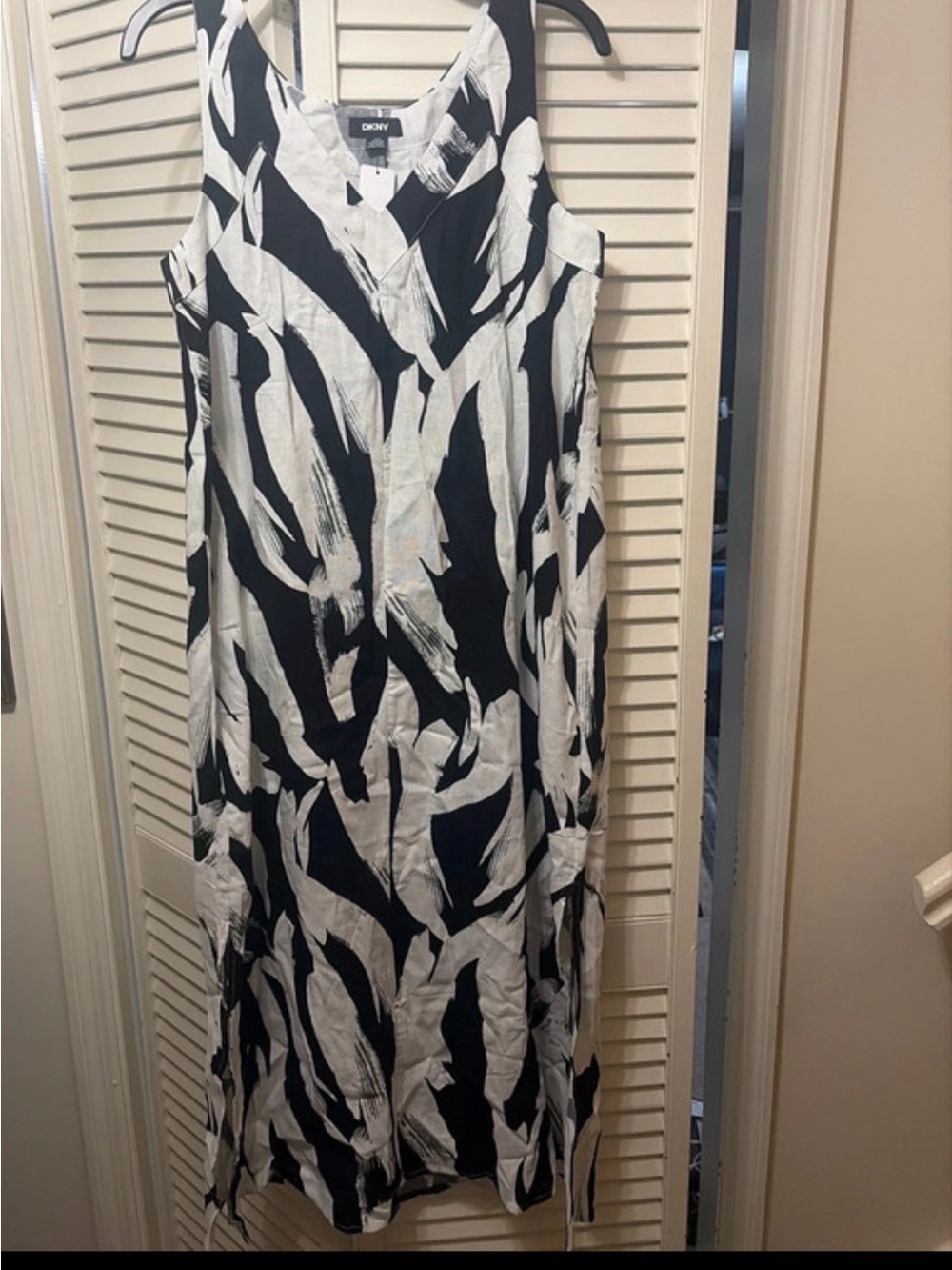 DKNY Black and White Abstract Print Sleeveless Maxi Dress